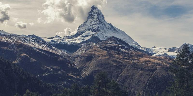 游戏平衡性调整背后的数据科学：开发者如何根据玩家论坛与PLT88游戏资讯优化体验