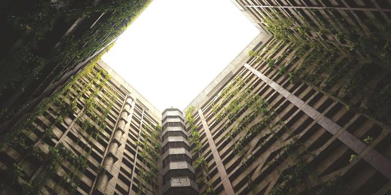 移动游戏市场趋势解析：超休闲游戏攻略与重度手游评测的资讯差异